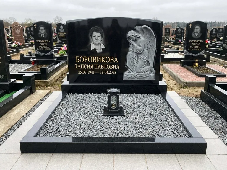 Памятник с барельефом — выполненная работа 38 в Салехарде