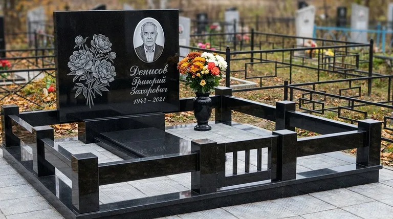 Памятник с гравировкой пионов — выполненная работа «Денисов» в Салехарде