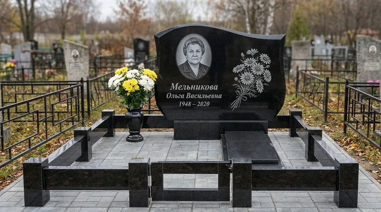 Памятник с гравировкой ромашек — выполненная работа «Мельникова» в Салехарде