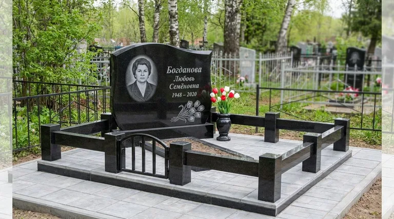 Памятник с гравировкой тюльпанов — выполненная работа «Богданова» в Салехарде