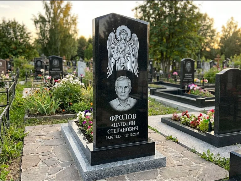 Памятник с гравировкой иконы — Владимирская икона Божией Матери с Младенцем, работа «Мельникова» в Салехарде