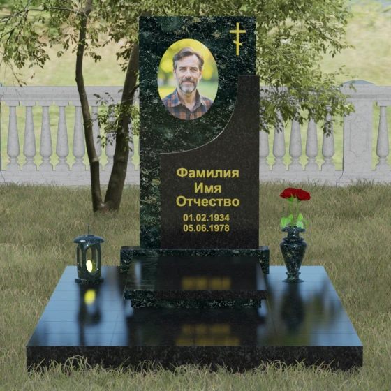Вертикальный гранитный памятник с крестом в Челябинске, гранит Балтик грин, вид 2