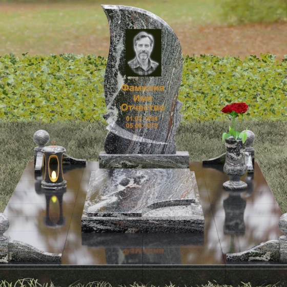Гранитный вертикальный памятник в Оренбурге, гранит амфиболит, вид 2