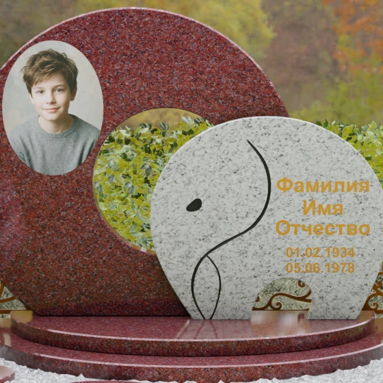 Комбинированный горизонтальный памятник в Барнауле, гранит Лезниковский