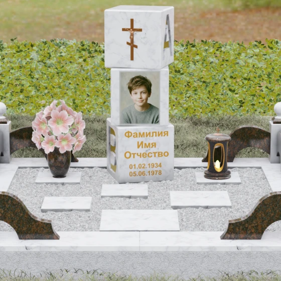 Православный вертикальный памятник из гранита в Ставрополе, мрамор Тассос, вид 2