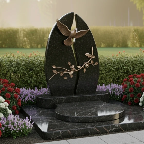 Элитный вертикальный памятник из гранита и металла в Казани, гранит Габбро-диабаз