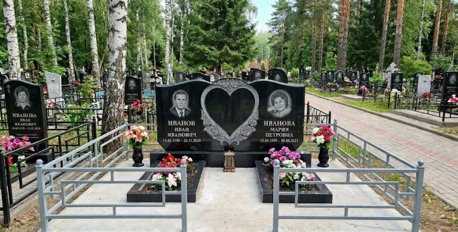 gorizontalnoye-semeynoye-nadgrobiye-s-rezboy