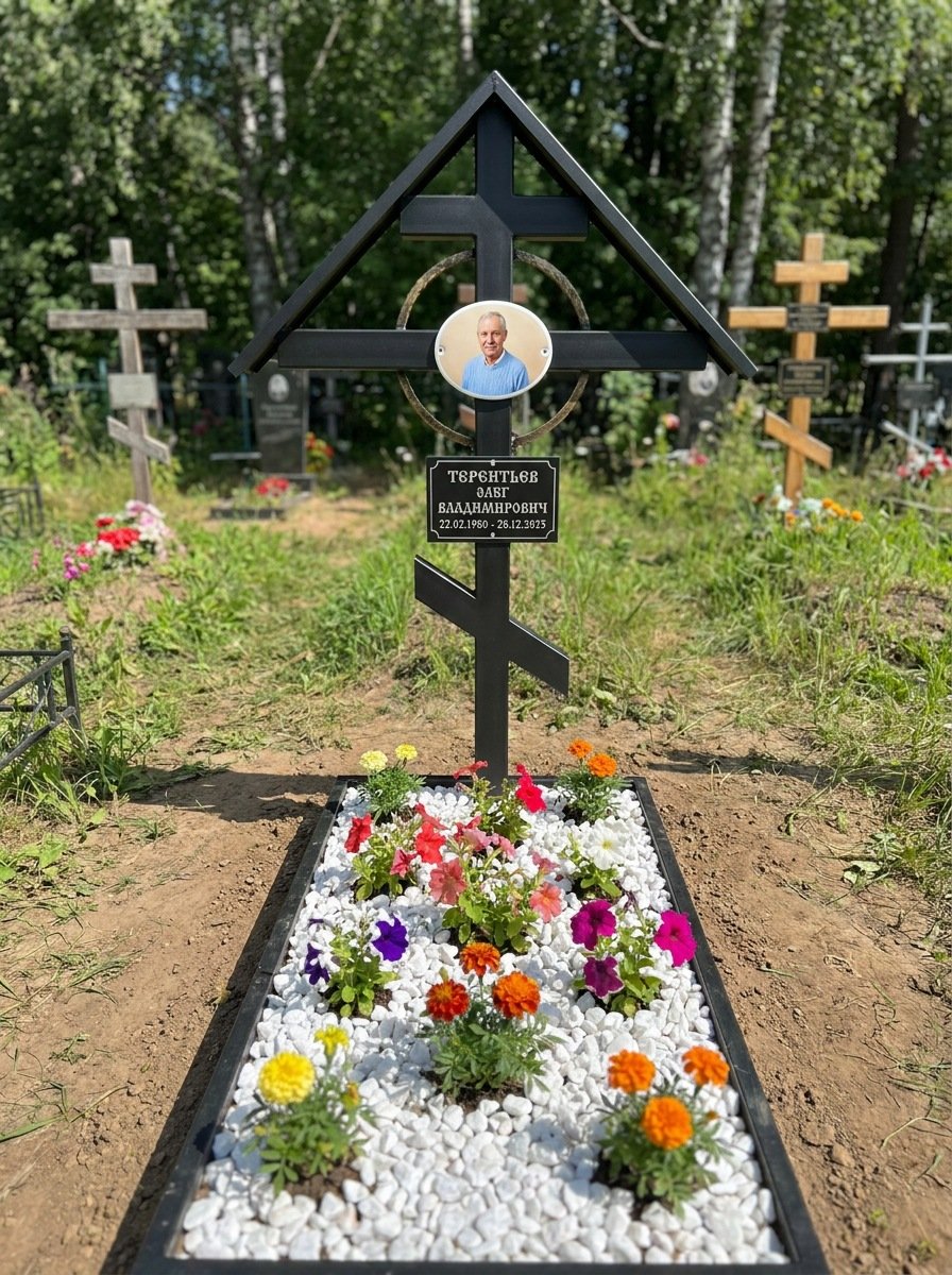 Портрет на памятнике в Салехарде — Крупный овал на кресте, портрет по грудь